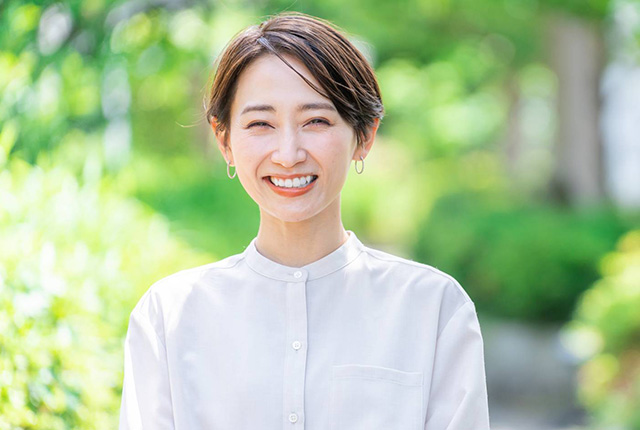 笑顔の女性